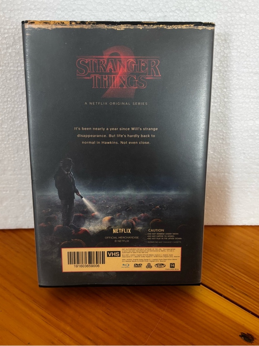Stranger Things 2 VHS Style Collector’s Edition Netflix Box Set - Picture 2 of 8